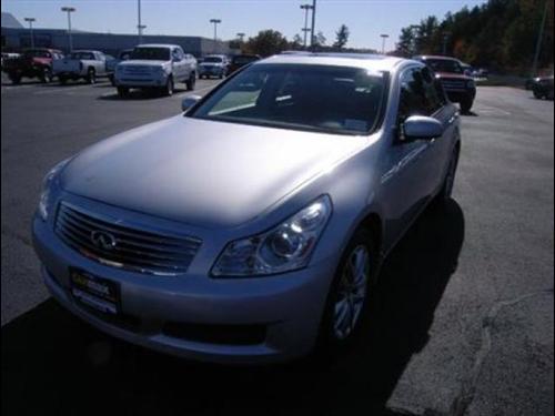 Infiniti G35 2008 photo 2