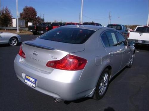 Infiniti G35 2008 photo 4