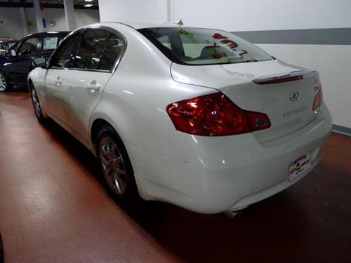 Infiniti G35 2008 photo 2