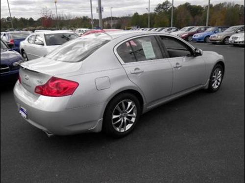 Infiniti G35 2008 photo 2