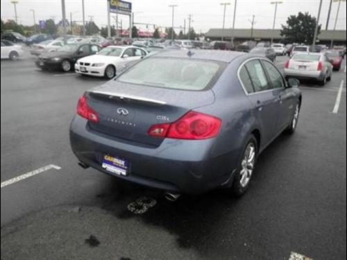 Infiniti G35 2008 photo 2