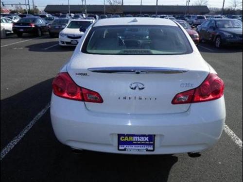 Infiniti G35 2008 photo 2