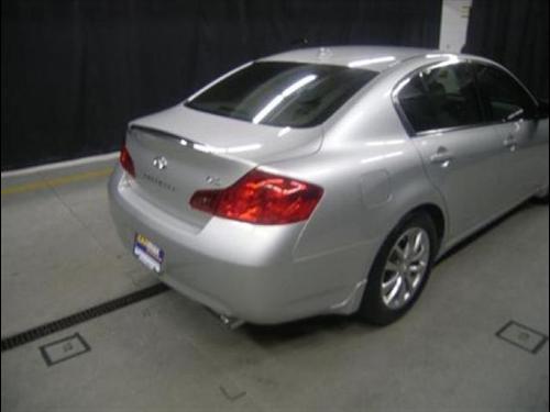 Infiniti G35 2008 photo 2