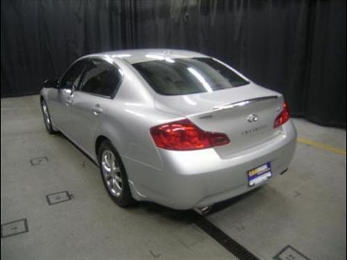 Infiniti G35 2008 photo 4