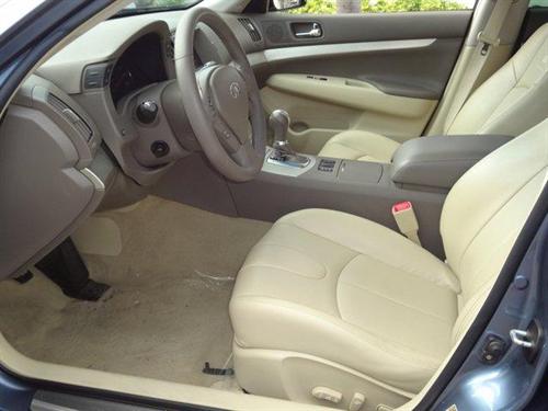 Infiniti G35 2008 photo 2