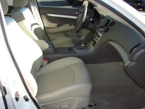 Infiniti G35 2008 photo 2