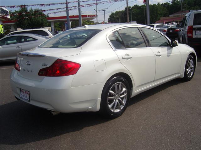 Infiniti G35 2008 photo 4