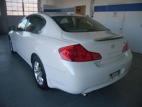 Infiniti G35 2008 photo 3