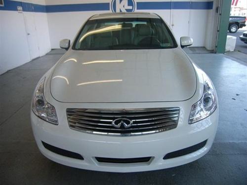 Infiniti G35 2008 photo 4
