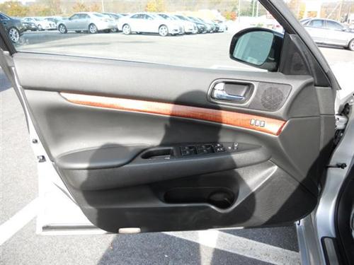 Infiniti G35 2008 photo 3