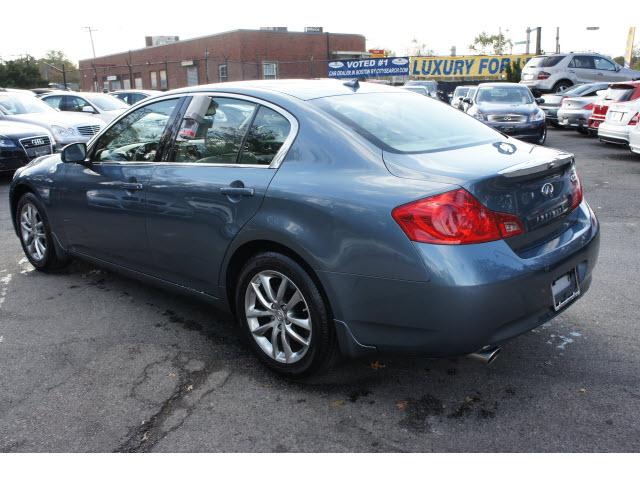 Infiniti G35 2008 photo 2