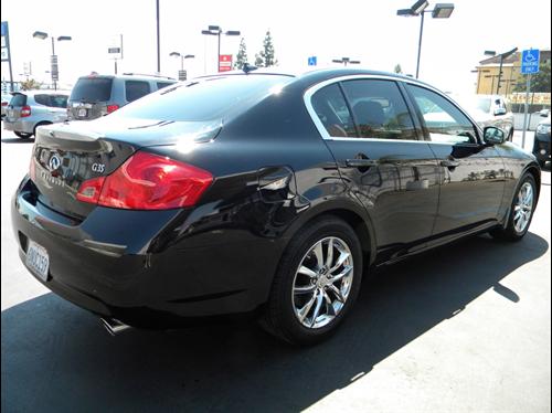Infiniti G35 2008 photo 3