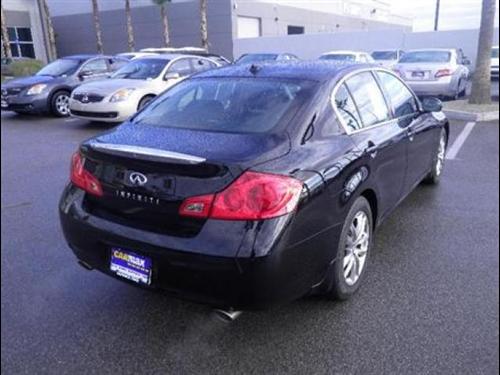 Infiniti G35 2008 photo 4
