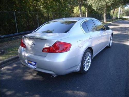 Infiniti G35 2008 photo 2