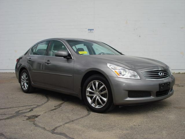 Infiniti G35 2008 photo 2
