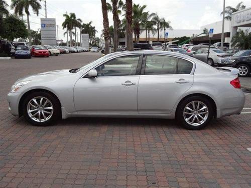 Infiniti G35 2008 photo 1