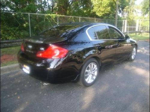 Infiniti G35 2008 photo 2