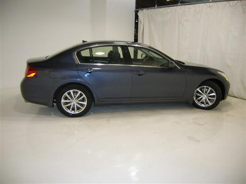 Infiniti G35 2008 photo 4
