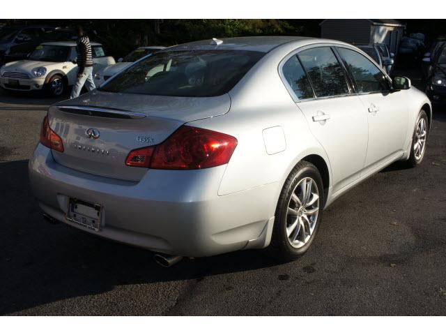 Infiniti G35 2008 photo 2