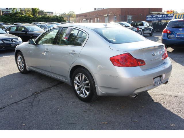 Infiniti G35 2008 photo 3