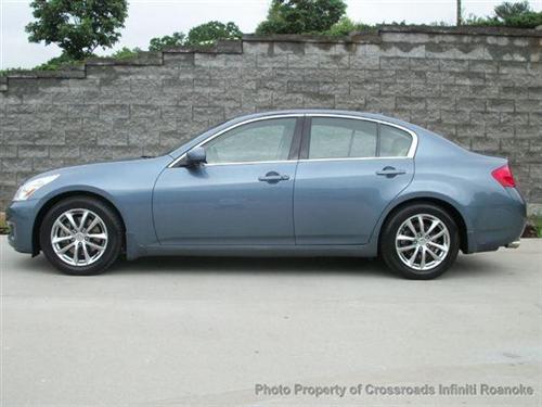 Infiniti G35 2008 photo 2