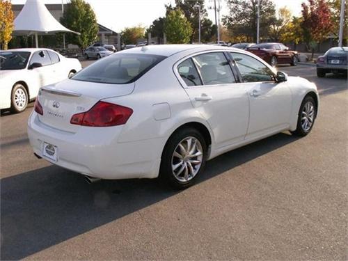 Infiniti G35 2008 photo 2