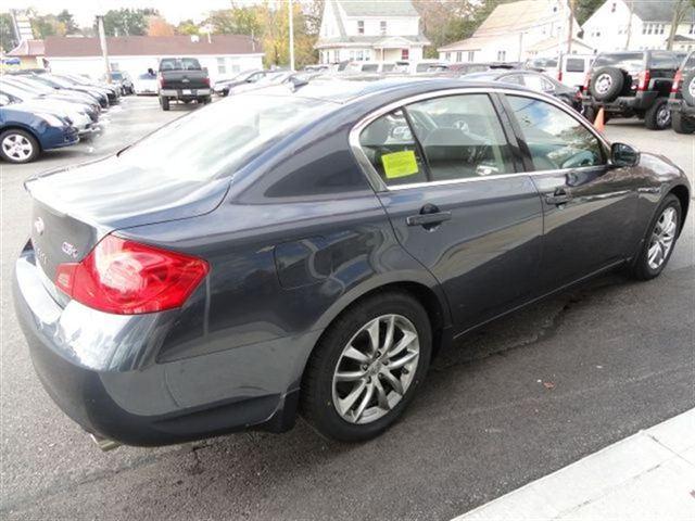 Infiniti G35 2008 photo 4