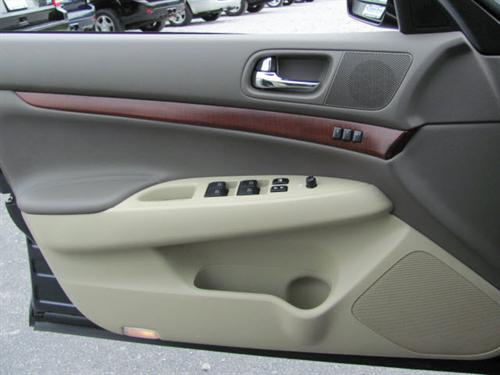 Infiniti G35 2008 photo 3