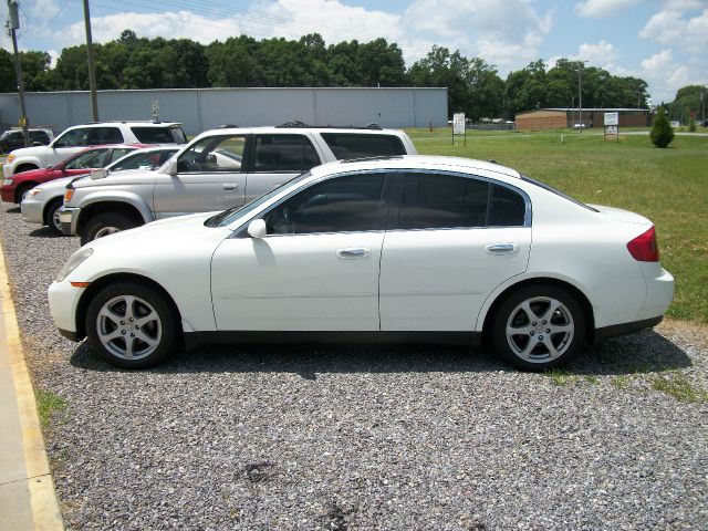 Infiniti G35X 2004 photo 3