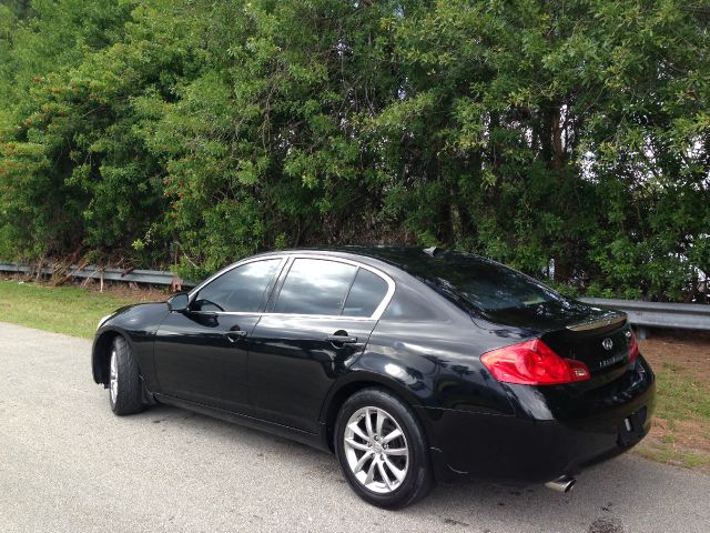 Infiniti G35X 2007 photo 2