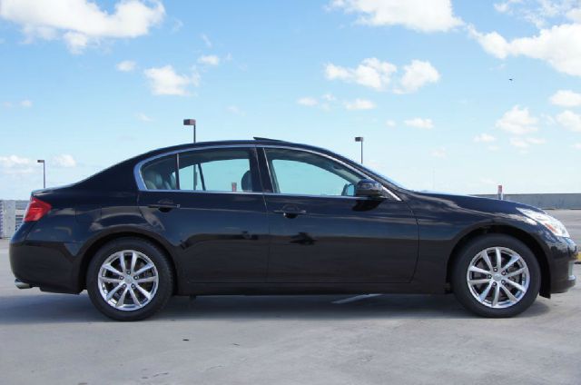 Infiniti G35X 2007 photo 2