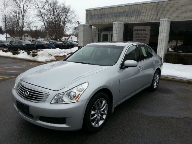 Infiniti G35X 2008 photo 2
