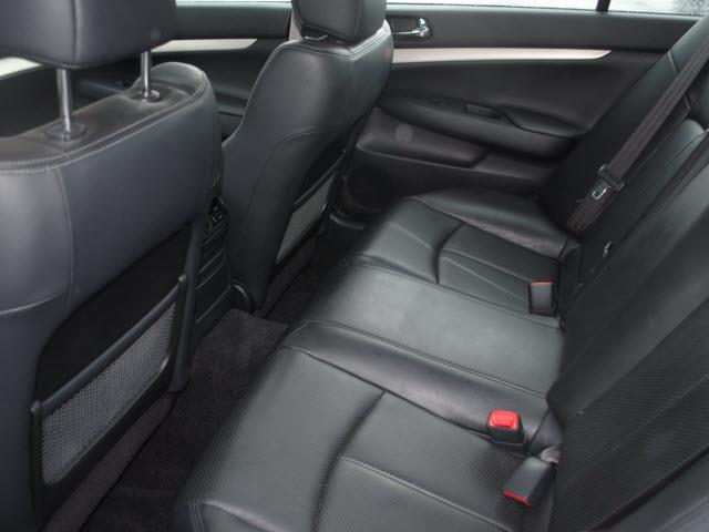 Infiniti G35X 2008 photo 2