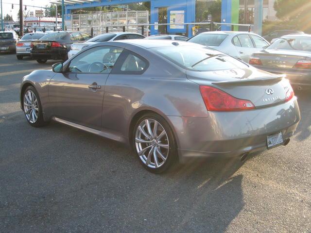 Infiniti G35X 2008 photo 2
