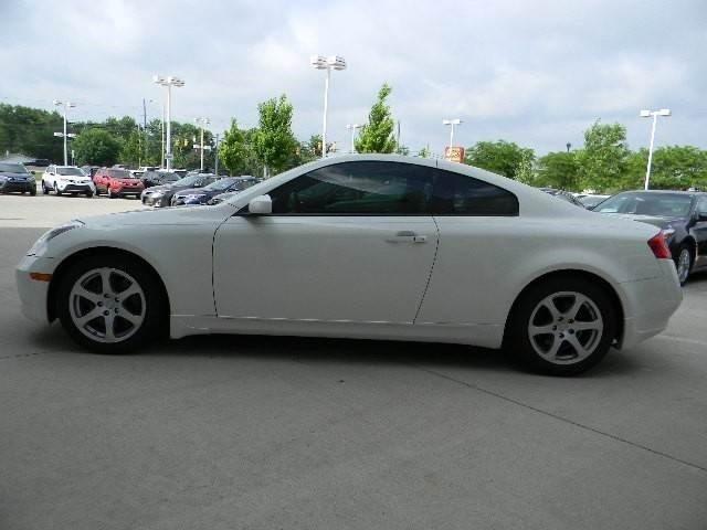 Infiniti G35 Coupe 2007 photo 2