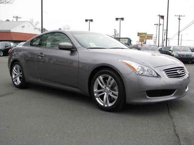Infiniti G37 2008 photo 2
