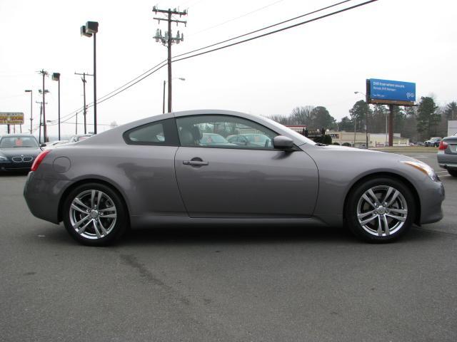 Infiniti G37 2008 photo 3