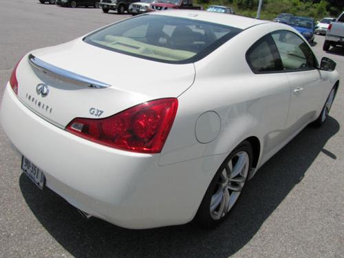 Infiniti G37 2008 photo 4