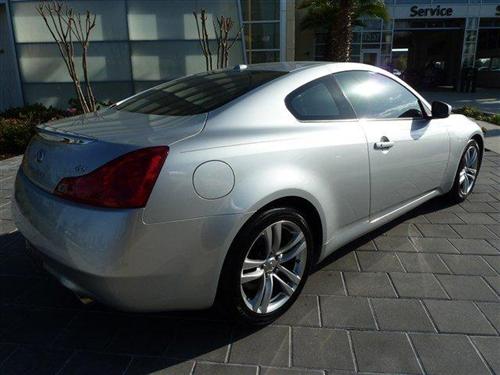 Infiniti G37 2008 photo 2