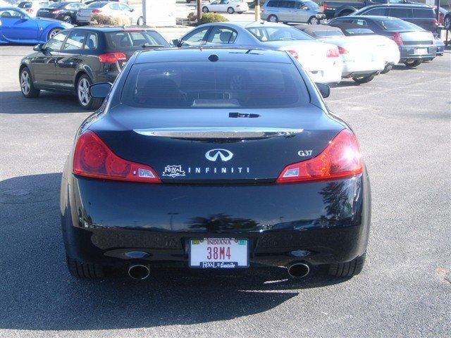 Infiniti G37 2008 photo 3