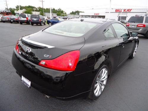 Infiniti G37 2008 photo 3