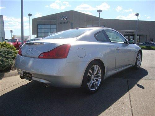 Infiniti G37 2008 photo 2