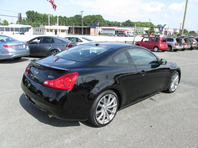 Infiniti G37 2008 photo 3