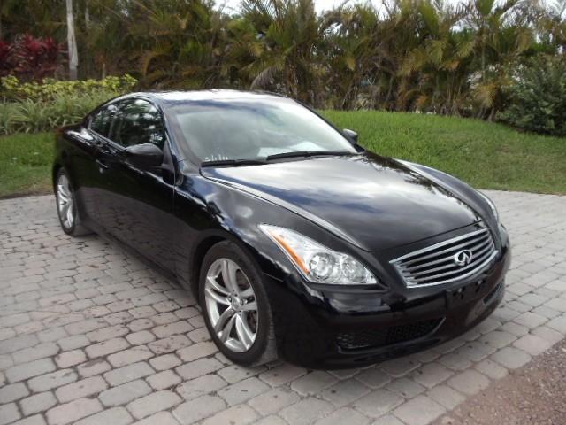 Infiniti G37 2008 photo 2