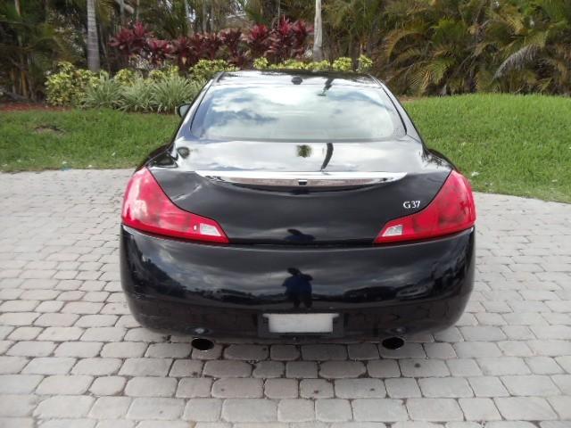 Infiniti G37 2008 photo 4