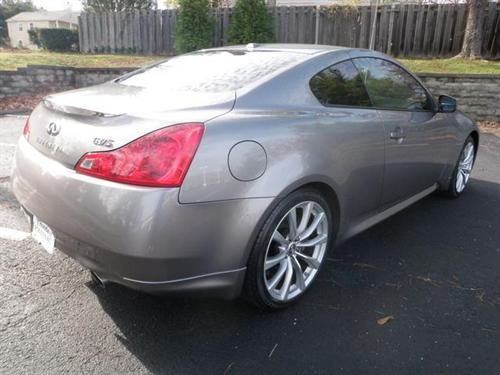 Infiniti G37 2008 photo 2