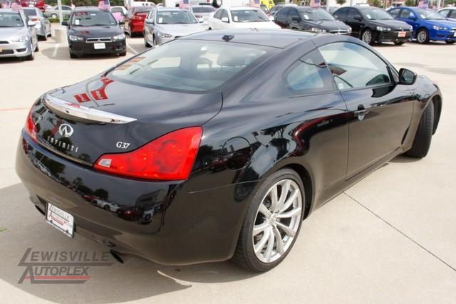 Infiniti G37 2008 photo 2