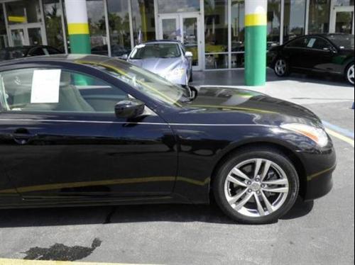 Infiniti G37 2008 photo 2