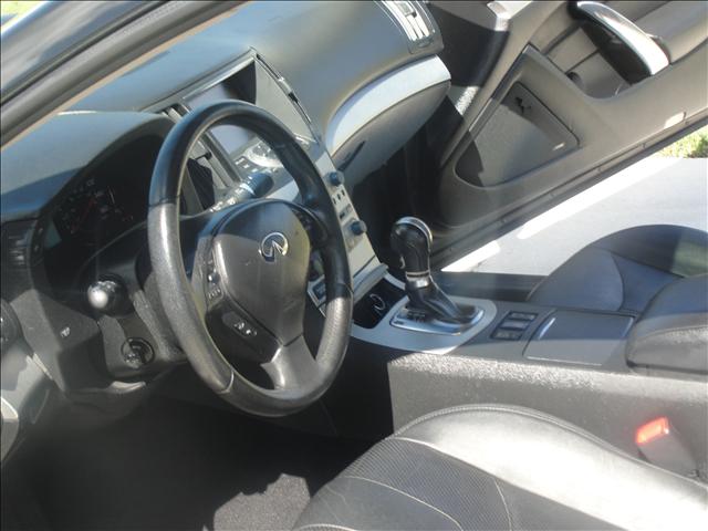 Infiniti G37 2008 photo 2