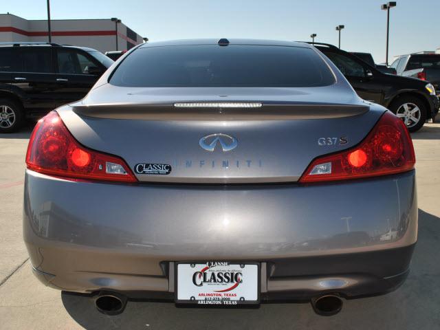 Infiniti G37 2008 photo 4
